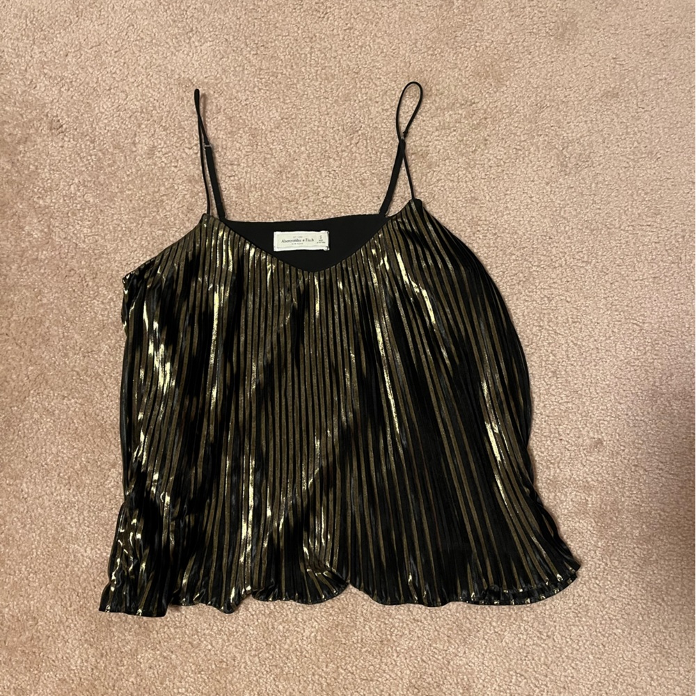 EUC Abercrombie shiny gold tank top size small